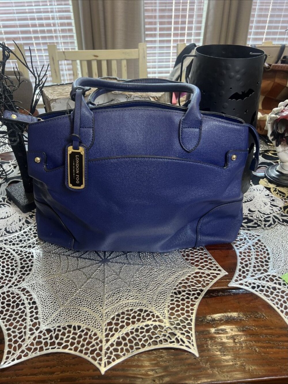London Fog Satchel Purse Bag Vegan Leather Large Spacious Compartment Tote